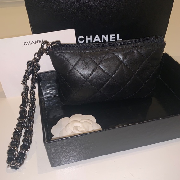 Chanel Matalasse Wristlet - Picture 4 of 11